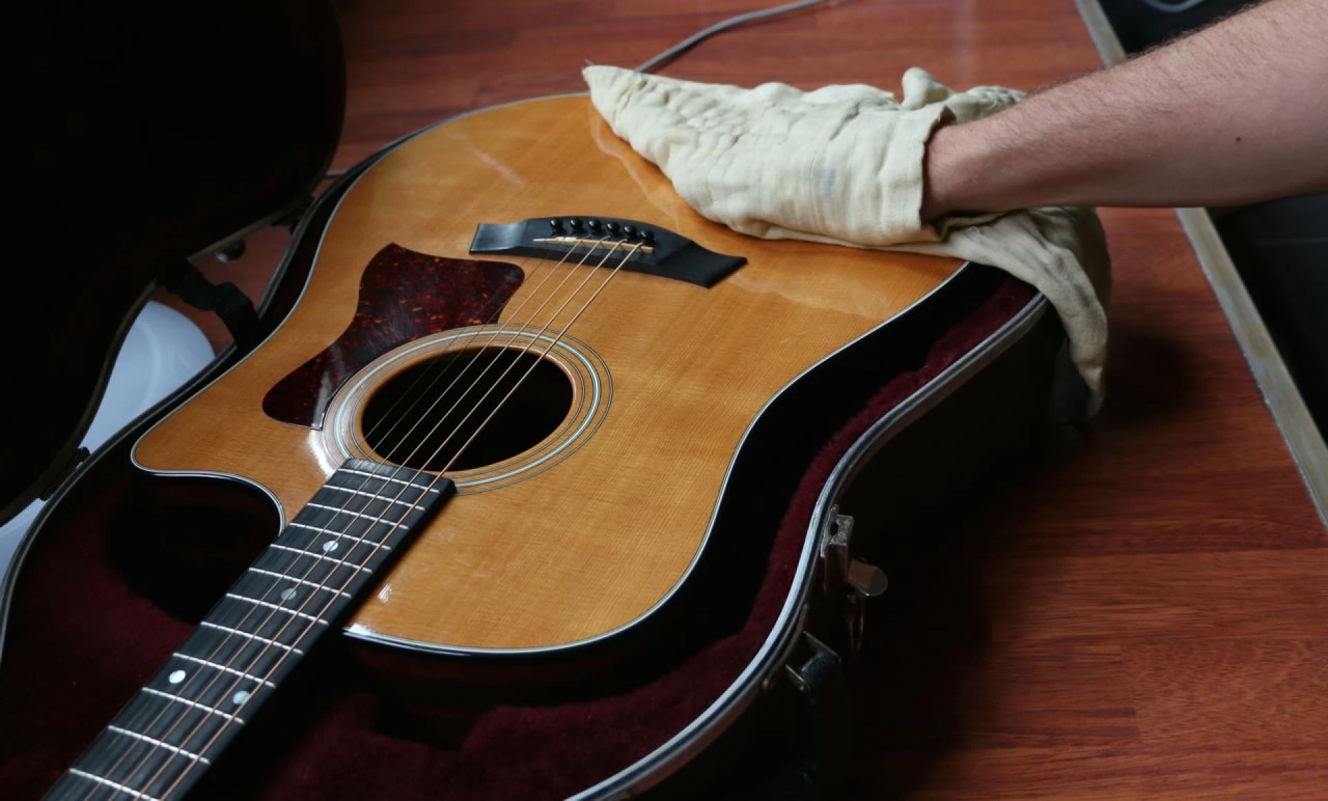 Guía de Mantenimiento y Cuidado de la Guitarra: Mantén tu Instrumento en Óptimas Condiciones